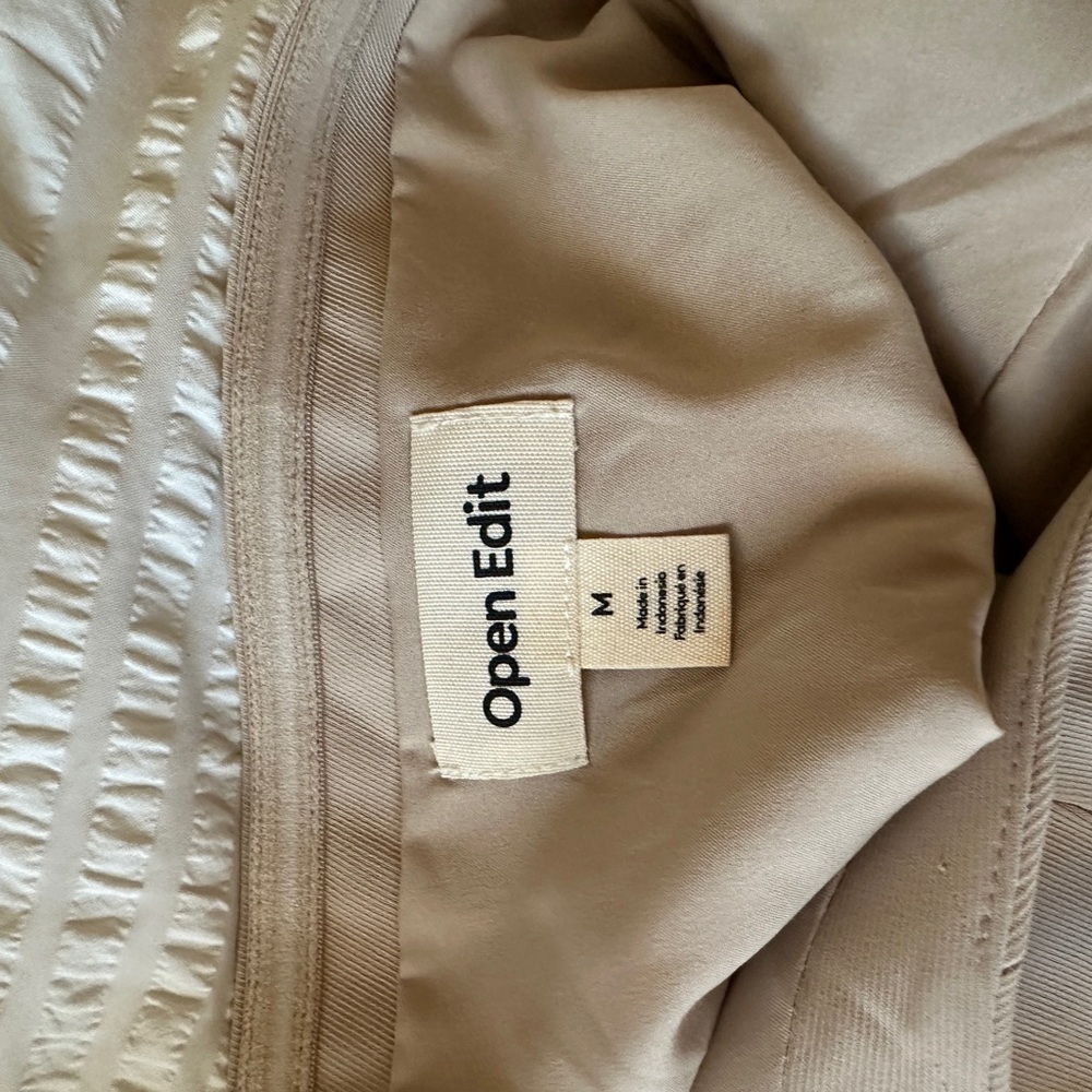 Chic Beige Button-Down Halter Top - image 3